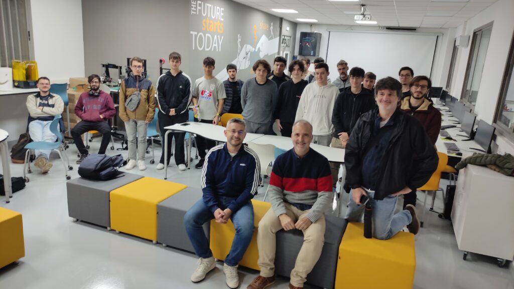Charla sobre ERPs en enero 2024 - Foto final del grupo
